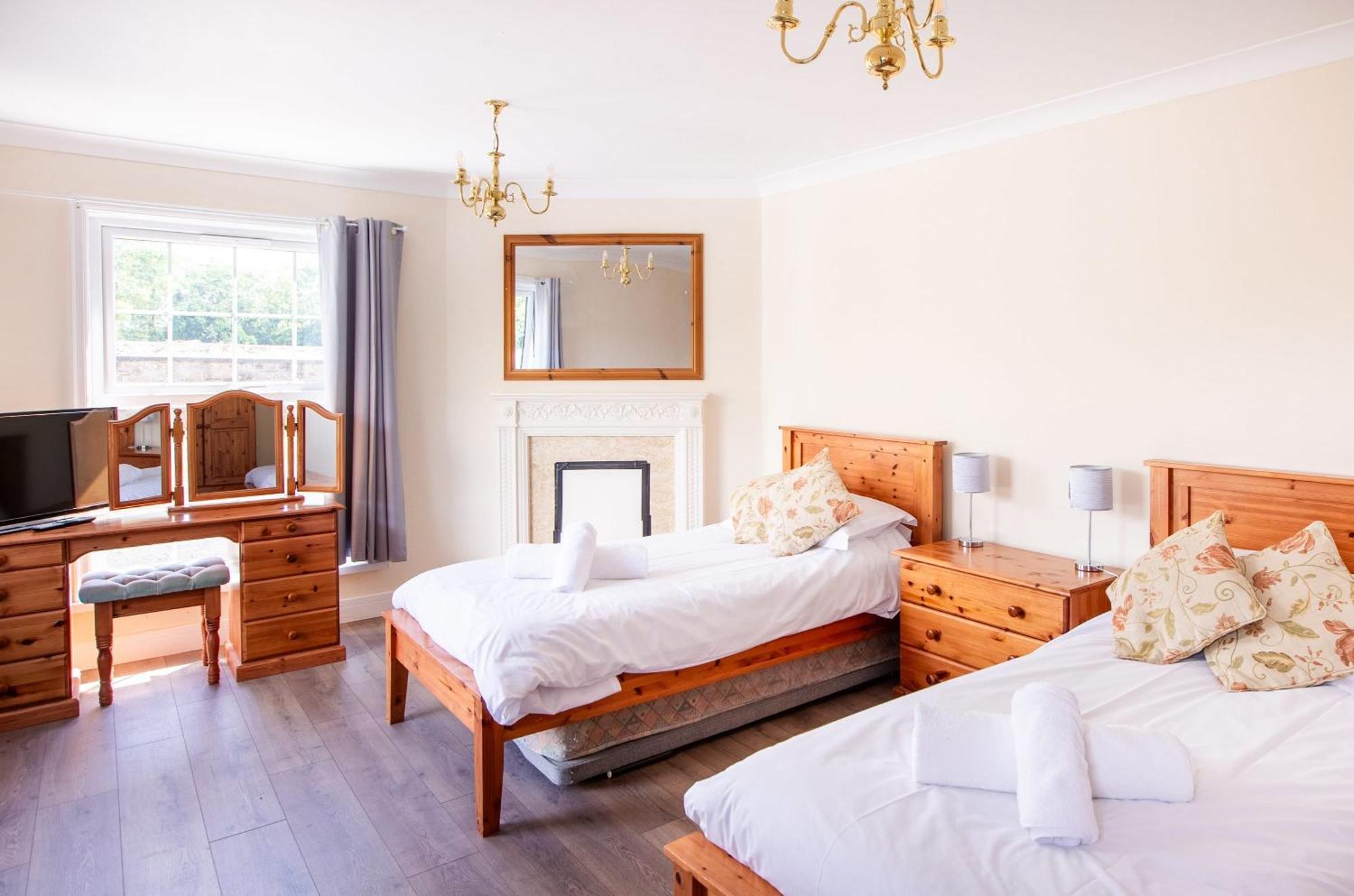 Stunning 6 Bedroom Cottage Near Cornish Coast Bude Exterior photo